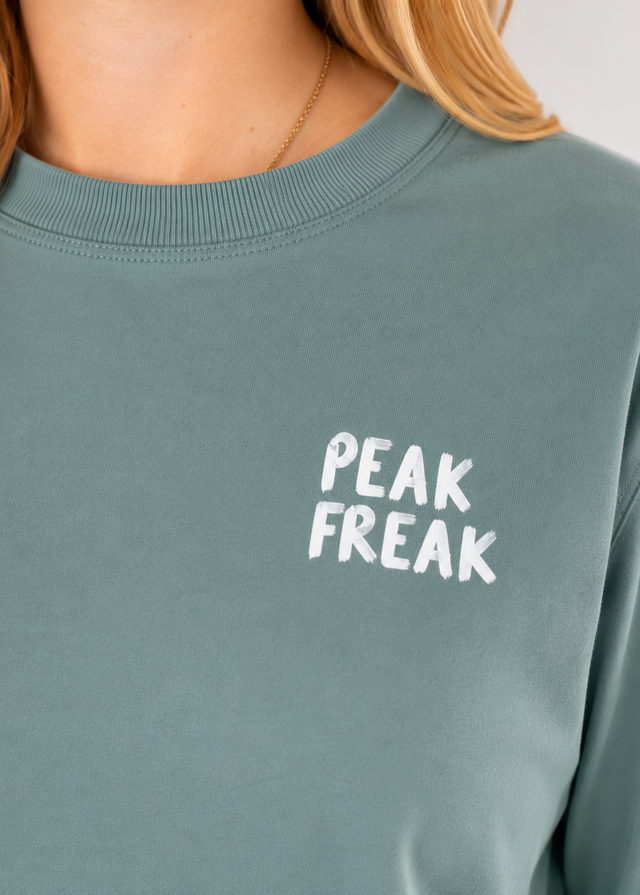 Winter Vibes Crop Longsleeve Women
