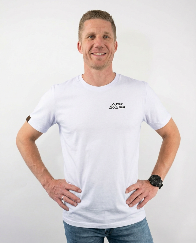 Reach your peak T-Shirt Unisex