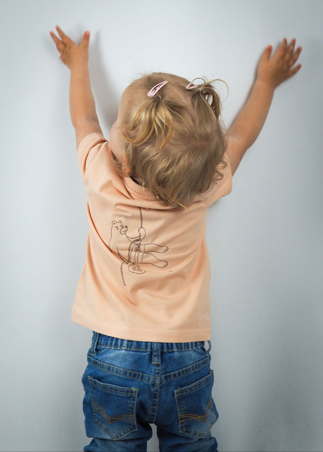 Baby T-Shirt Kletterbär peach