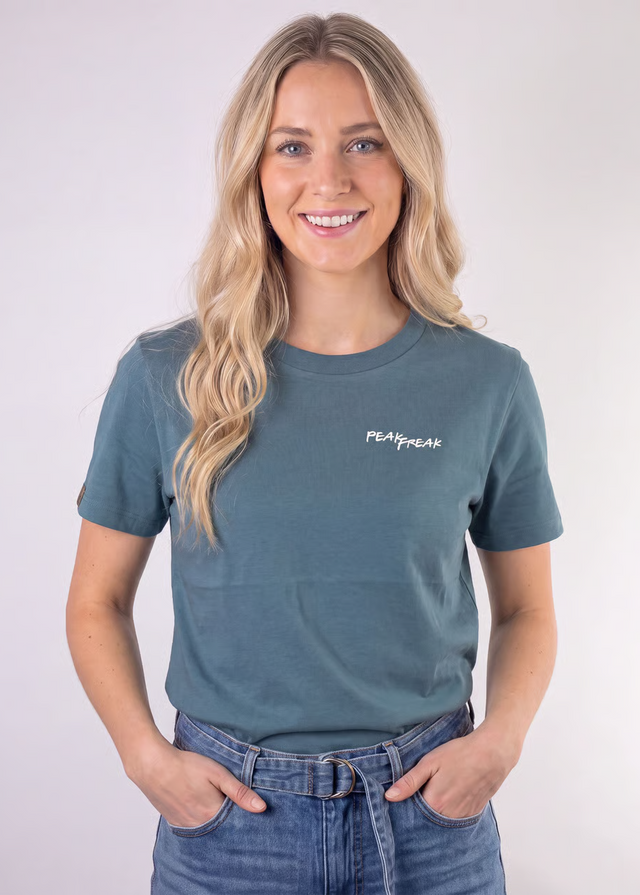 Hiking Vibes Crop T-Shirt Women